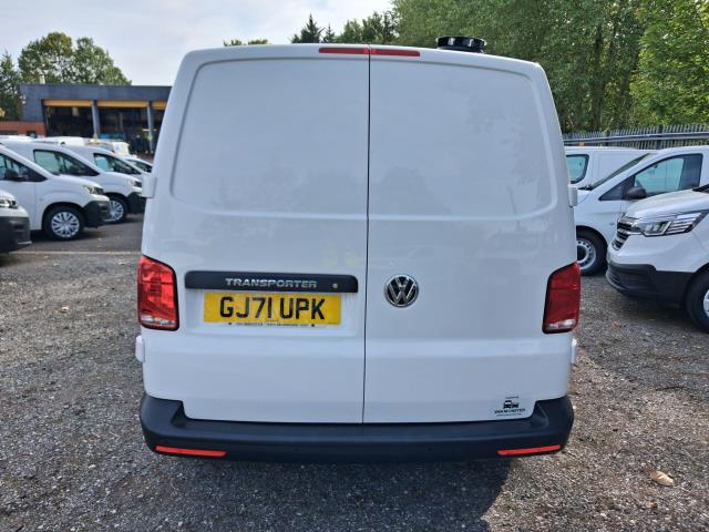 2021 Volkswagen Transporter T28 SWB STARTLINE 110PS BUSINESS  AIR CON  EURO 6 (GJ71UPK) Image 7