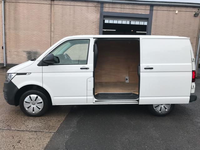 2021 Volkswagen Transporter T28 SWB STARTLINE 110PS BUSINESS  AIR CON  EURO 6 (GJ71UPK) Image 10