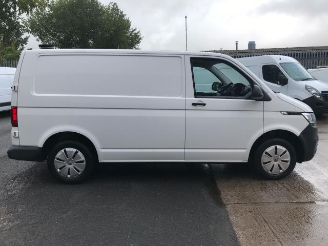 2021 Volkswagen Transporter T28 SWB STARTLINE 110PS BUSINESS  AIR CON  EURO 6 (GJ71UPK) Image 6