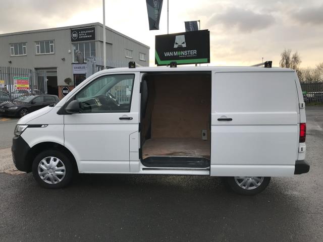 2021 Volkswagen Transporter T28 SWB STARTLINE 110PS BUSINESS  AIR CON  EURO 6 (GJ71VCT) Image 9