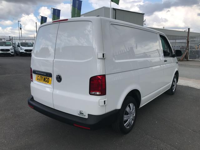2021 Volkswagen Transporter T28 SWB STARTLINE 110PS BUSINESS  AIR CON  EURO 6 (GJ71WGO) Image 4
