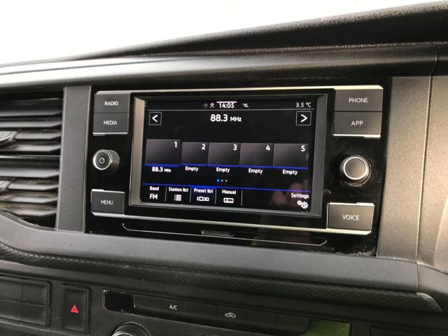 2021 Volkswagen Transporter T28 SWB STARTLINE 110PS BUSINESS  AIR CON  EURO 6 (GJ71XWS) Image 14