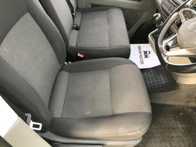 2021 Volkswagen Transporter T28 SWB STARTLINE 110PS BUSINESS  AIR CON  EURO 6 (GJ71XWS) Image 13