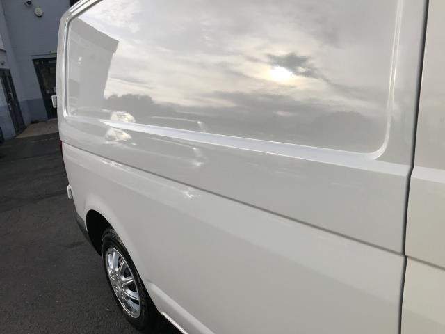 2021 Volkswagen Transporter T28 SWB STARTLINE 110PS BUSINESS  AIR CON  EURO 6 (GJ71XWS) Image 8
