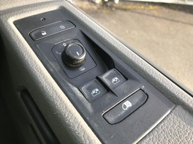 2021 Volkswagen Transporter T28 SWB STARTLINE 110PS BUSINESS  AIR CON  EURO 6 (GJ71XWS) Image 37