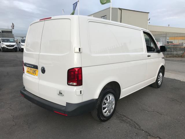 2021 Volkswagen Transporter T28 SWB STARTLINE 110PS BUSINESS  AIR CON  EURO 6 (GJ71XWS) Image 4