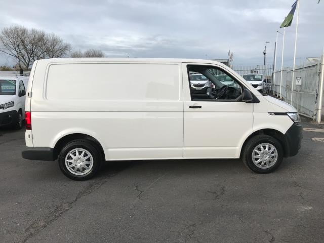 2021 Volkswagen Transporter T28 SWB STARTLINE 110PS BUSINESS  AIR CON  EURO 6 (GJ71XWS) Image 6