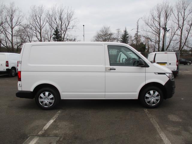 2021 Volkswagen Transporter T28 SWB 2.0TDI 110 STARTLINE BUSINESS (GJ71XWU) Image 3