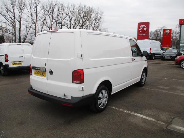 2021 Volkswagen Transporter T28 SWB 2.0TDI 110 STARTLINE BUSINESS (GJ71XWU) Image 4