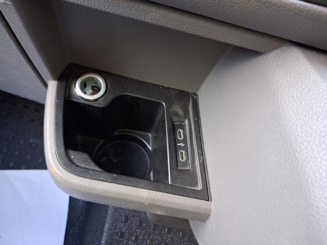 2020 Volkswagen Transporter T28 SWB STARTLINE 110PS BUSINESS  AIR CON  EURO 6 (GK70LNV) Image 23