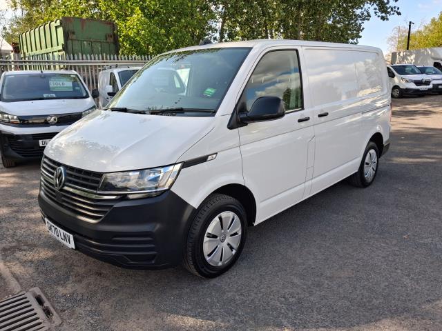2020 Volkswagen Transporter T28 SWB STARTLINE 110PS BUSINESS  AIR CON  EURO 6 (GK70LNV) Image 3
