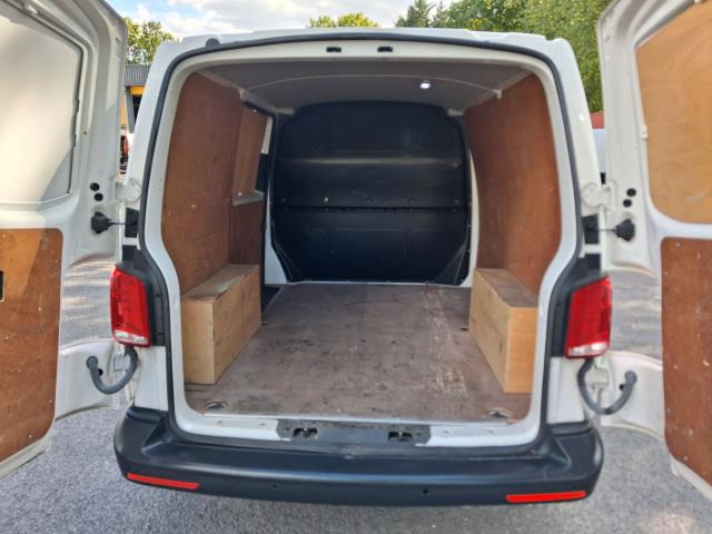 2020 Volkswagen Transporter T28 SWB STARTLINE 110PS BUSINESS  AIR CON  EURO 6 (GK70LNV) Image 8