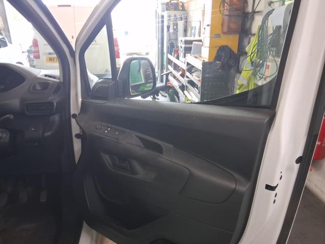 2022 Volkswagen Caddy 2.0 Tdi 102Ps Commerce Van [Business] (GL22AGO) Image 6