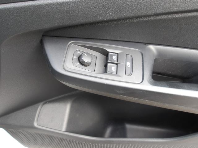 2022 Volkswagen Caddy 2.0 Tdi 102Ps Commerce Van [Business] (GL22FCF) Image 24