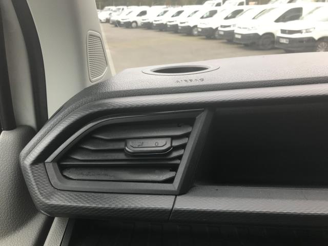 2022 Volkswagen Transporter T28 SWB STARTLINE 110PS BUSINESS  AIR CON  EURO 6 (GL22GYJ) Image 32