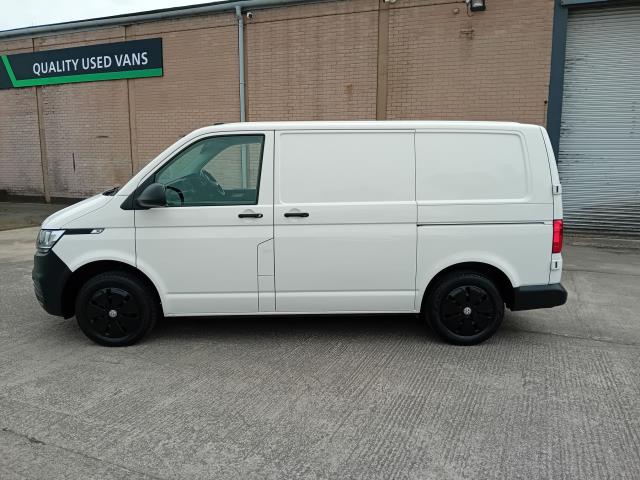 2022 Volkswagen Transporter T28 SWB STARTLINE 110PS BUSINESS  AIR CON  EURO 6 (GL22GYJ) Image 6