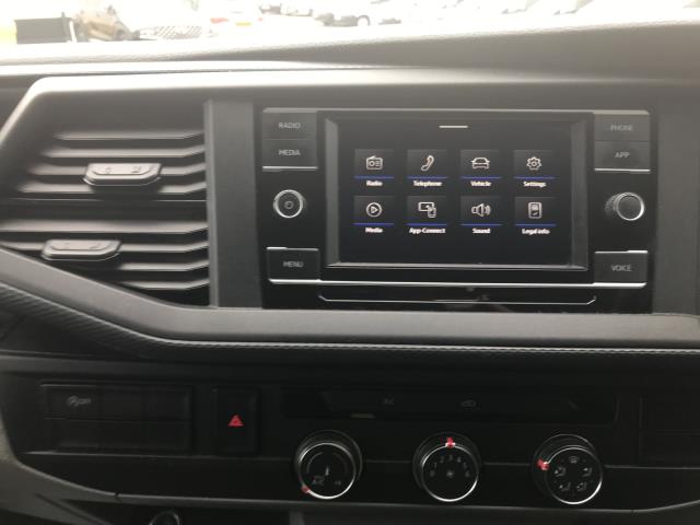 2022 Volkswagen Transporter T28 SWB STARTLINE 110PS BUSINESS  AIR CON  EURO 6 (GL22GYJ) Image 25