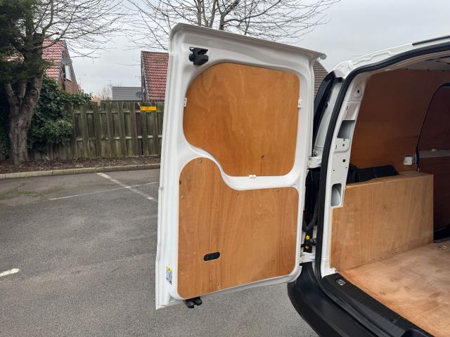 2022 Volkswagen Caddy 2.0 Tdi 102Ps Commerce Van Business (GL22JZG) Image 57