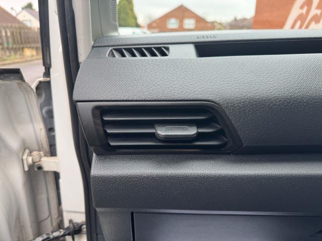 2022 Volkswagen Caddy 2.0 Tdi 102Ps Commerce Van Business (GL22JZG) Image 46