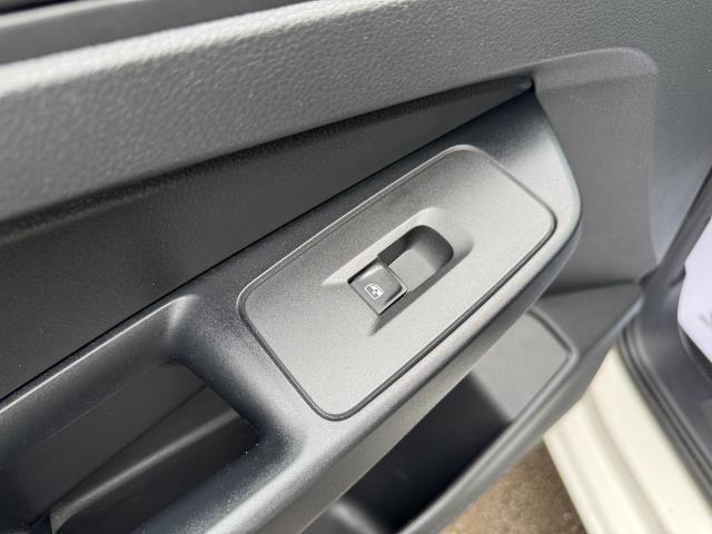 2022 Volkswagen Caddy 2.0 Tdi 102Ps Commerce Van Business (GL22JZG) Image 43