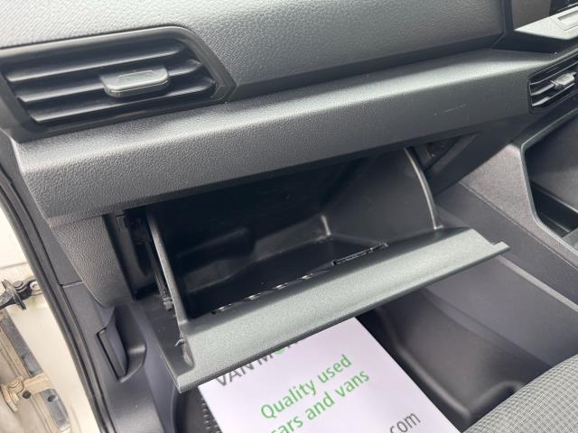 2022 Volkswagen Caddy 2.0 Tdi 102Ps Commerce Van Business (GL22JZG) Image 45