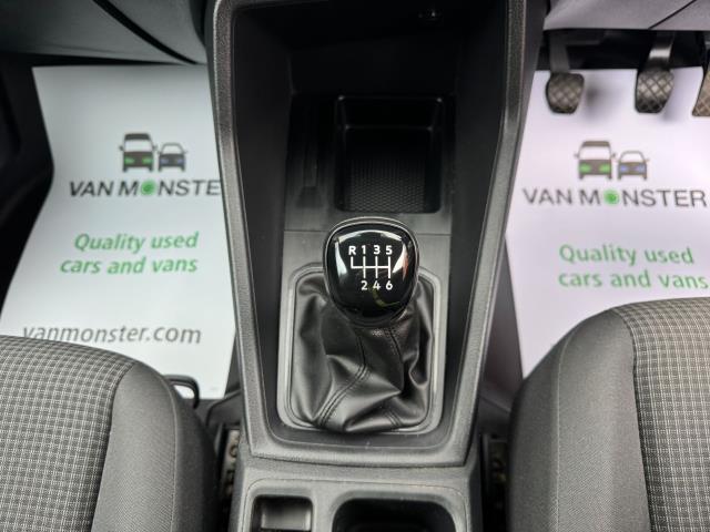 2022 Volkswagen Caddy 2.0 Tdi 102Ps Commerce Van Business (GL22JZG) Image 34