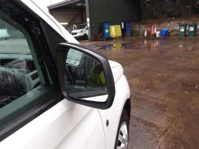 2022 Volkswagen Caddy 2.0 Tdi 102Ps Commerce Van [Business]  *Ltd to 68mph* (GL22LUY) Image 13