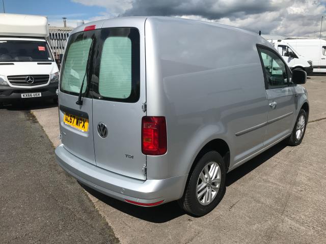 2017 Volkswagen Caddy 2.0TDI BLUEMOTION TECH 102PS HIGHLINE EURO 6 (GL67WPX) Image 3