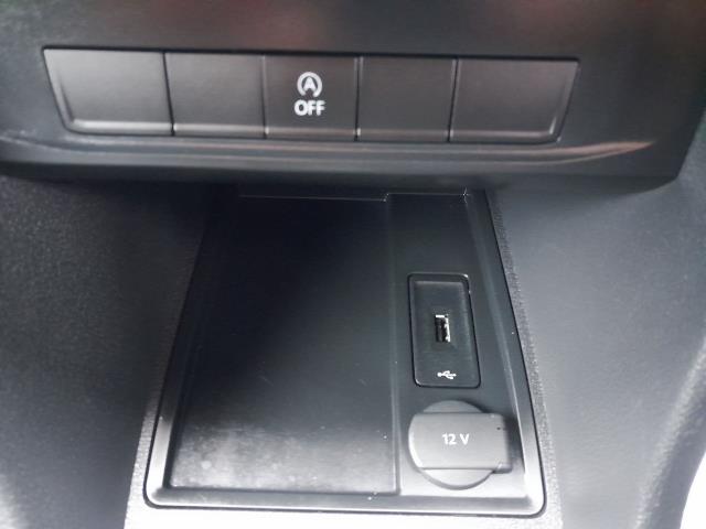 2018 Volkswagen Caddy Maxi 2.0 Tdi Bluemotion Tech 102Ps Startline Van (GL68AFY) Image 25