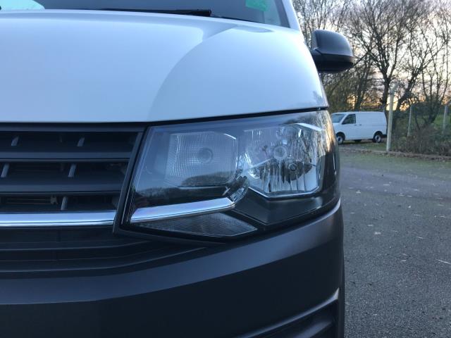 2018 Volkswagen Transporter  T28 SWB DIESEL 2.0 TDI BMT 102 STARTLINE VAN EURO 6 (GL68APO) Image 12