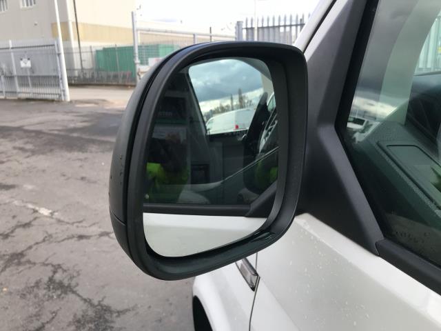 2018 Volkswagen Transporter  T28 SWB 2.0TDI BMT 102PS STARTLINE EURO 6 (GL68BHZ) Image 24
