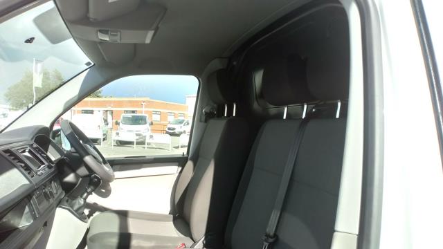 2018 Volkswagen Transporter 2.0 Tdi Bmt 102 Startline Van Euro 6 (GL68BKG) Thumbnail 15