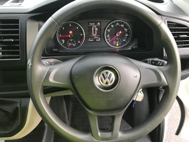 2018 Volkswagen Transporter  T28 SWB 2.0TDI BMT 102PS STARTLINE EURO 6 (GL68LDC) Image 14