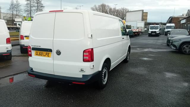 2018 Volkswagen Transporter 2.0 Tdi Bmt 102 Startline Van Euro 6 (GL68LFE) Image 11