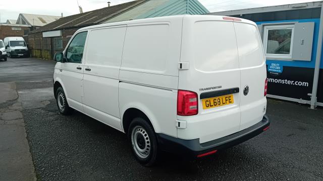 2018 Volkswagen Transporter 2.0 Tdi Bmt 102 Startline Van Euro 6 (GL68LFE) Image 8