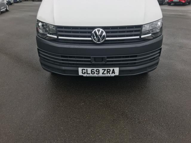 2019 Volkswagen Transporter 2.0 TDI BMT 102 STARLINE KOMBI VAN EURO 6 (GL69ZRA) Image 14