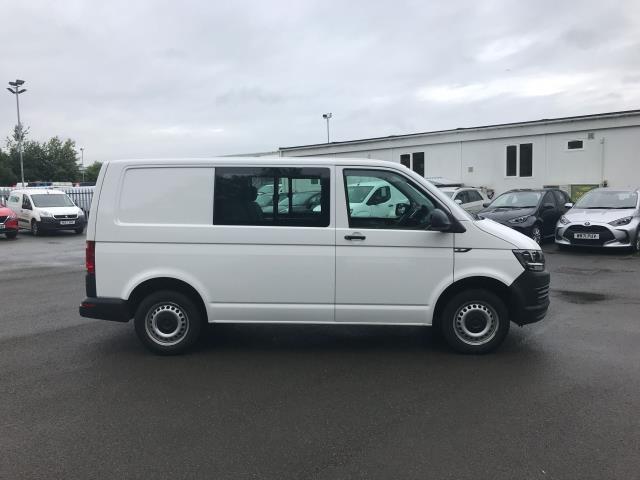 2019 Volkswagen Transporter 2.0 TDI BMT 102 STARLINE KOMBI VAN EURO 6 (GL69ZRA) Image 12