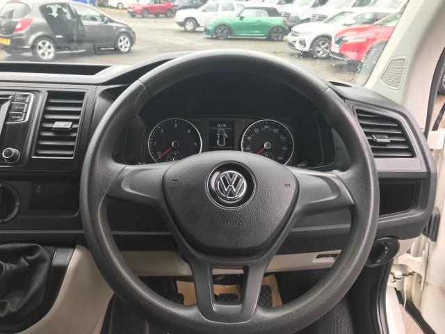 2019 Volkswagen Transporter 2.0 TDI BMT 102 STARLINE KOMBI VAN EURO 6 (GL69ZRA) Image 22