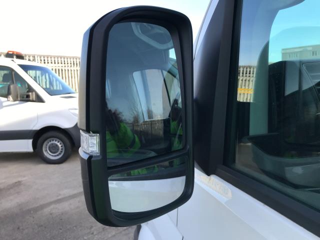 2020 Volkswagen Crafter CR35 MWB 2.0TDI TRENDLINE BUSINESS 140PS HIGH ROOF EURO 6 AIR CON (GL70MKF) Image 38