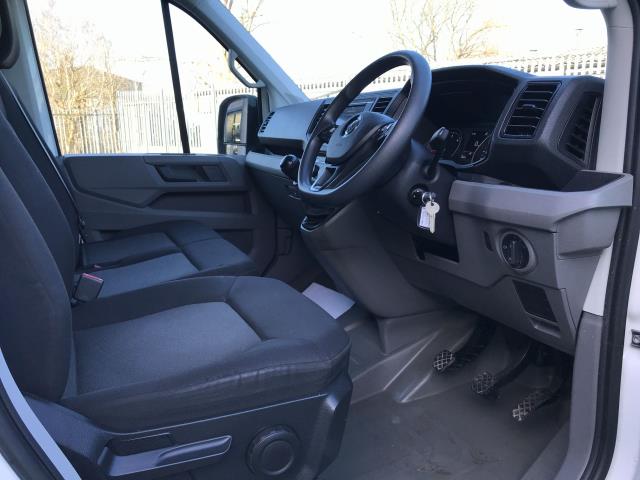 2020 Volkswagen Crafter CR35 MWB 2.0TDI TRENDLINE BUSINESS 140PS HIGH ROOF EURO 6 AIR CON (GL70MKF) Image 20