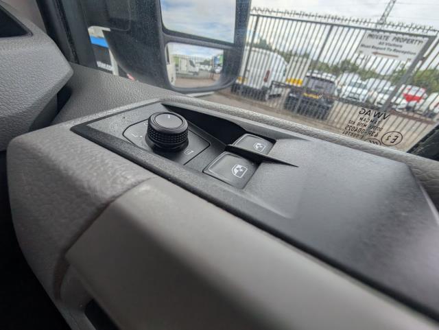 2020 Volkswagen Crafter 2.0 Tdi 140Ps Trendline Business High Roof Van (GL70MKM) Image 18