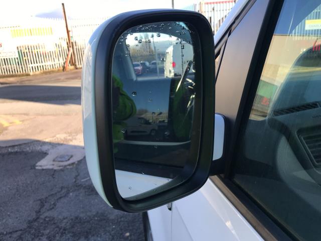 2019 Volkswagen Caddy C20 2.0TDI BMT 102PS TRENDLINE  AIR CON  EURO 6 (GM19UNE) Image 38