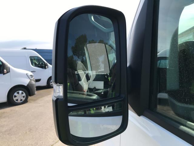 2019 Volkswagen Crafter CR35 MWB 2.0TDI 140PS STARTLINE HIGH ROOF EURO 6 (GM19UOH) Image 37