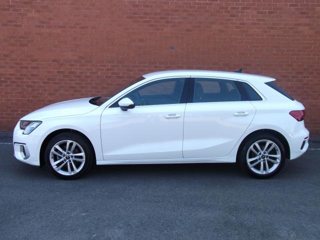 2022 Audi A3 30 TFSI Sport 5Dr (HG72BHE) Image 4