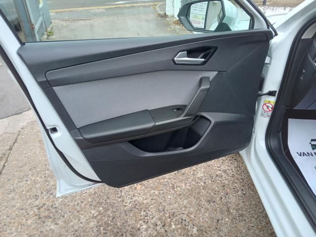 2024 Seat Leon 1.0 Tsi Evo Se 5Dr (HW24FYT) Image 17