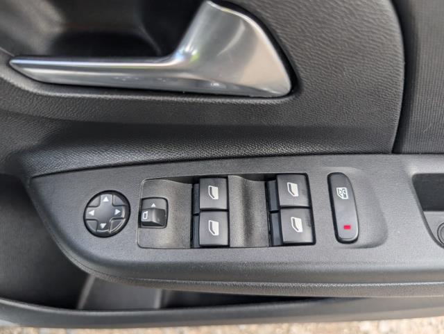 2023 Vauxhall Corsa 1.2 Design 5Dr (KE72LTT) Image 14