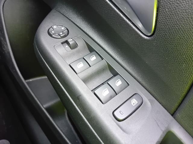 2023 Vauxhall Corsa 1.2 Design 5Dr (KE72NLM) Image 38