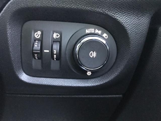 2023 Vauxhall Corsa 1.5 Turbo D Se Premium 5Dr (KE72NMJ) Image 38