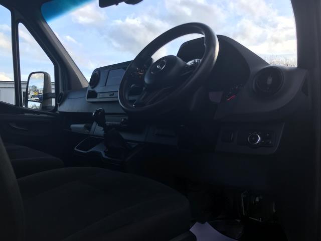 2019 Mercedes-Benz Sprinter 3.5T Crew Cab Tipper L3 (KJ19GOP) Image 18