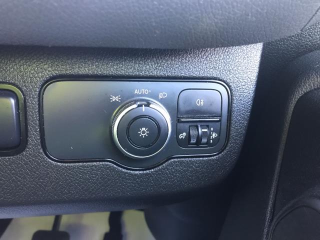 2019 Mercedes-Benz Sprinter 3.5T Crew Cab Tipper L3 (KJ19GOP) Image 31